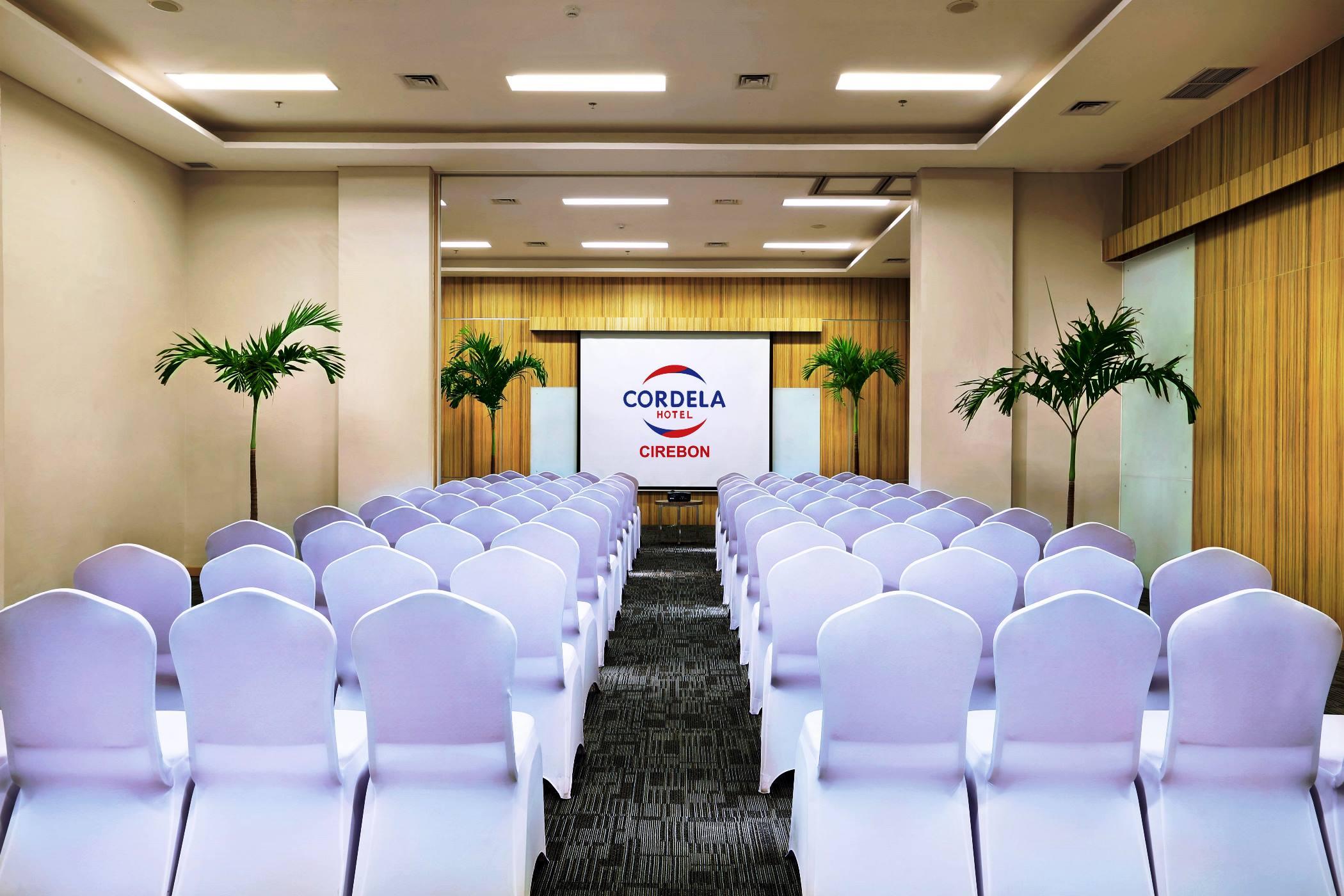 Cordela Hotel Cirebon Kültér fotó