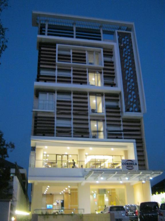 Cordela Hotel Cirebon Kültér fotó