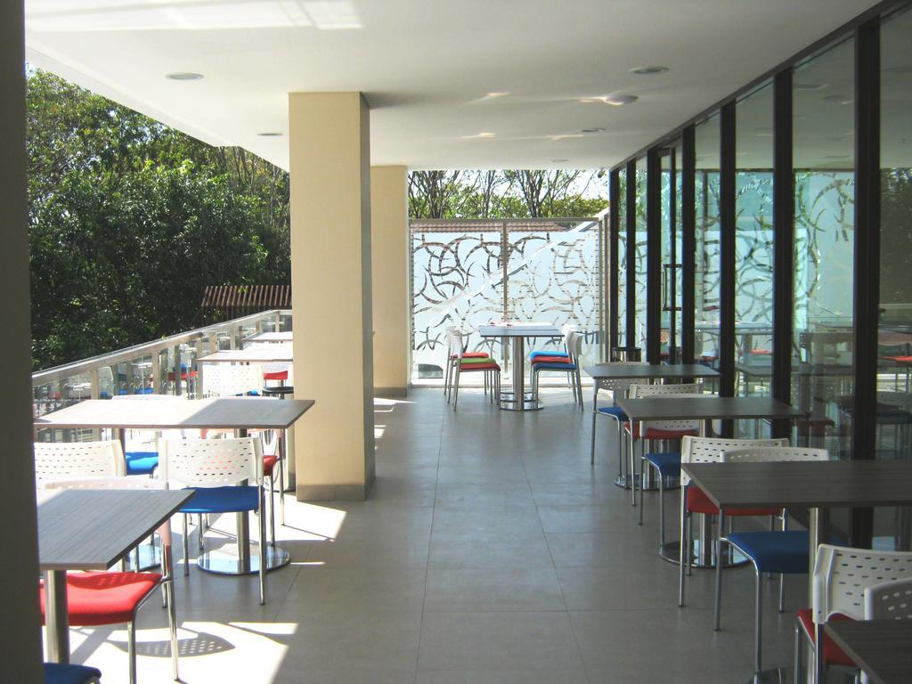 Cordela Hotel Cirebon Kültér fotó