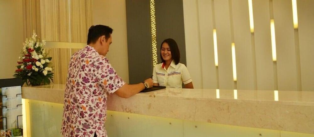 Cordela Hotel Cirebon Kültér fotó