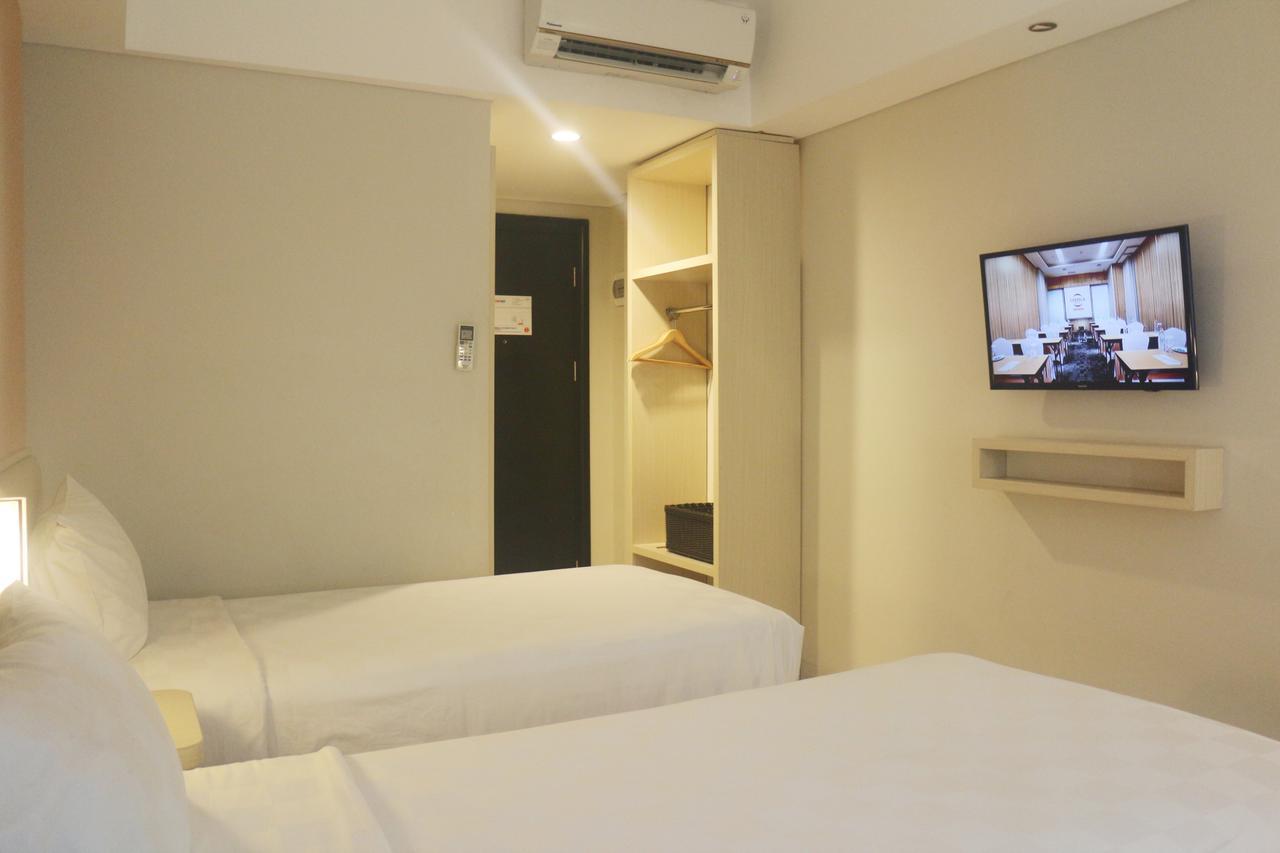 Cordela Hotel Cirebon Kültér fotó